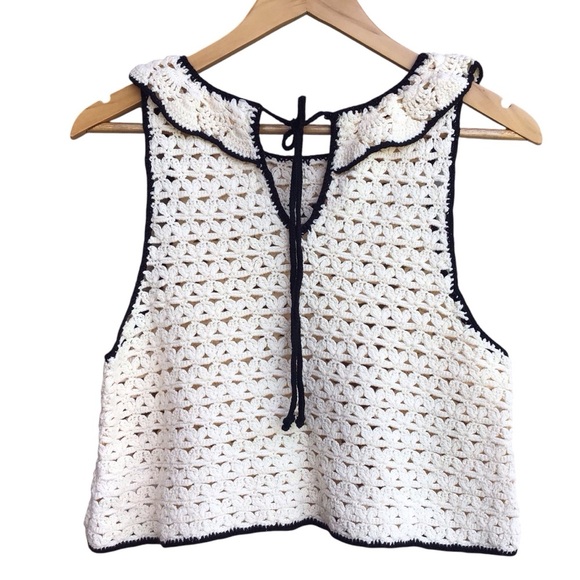 Urban Outfitters Kimchi Blue Boho Ruffle Crochet Sleeveless Top Size Small NEW - Picture 3 of 6